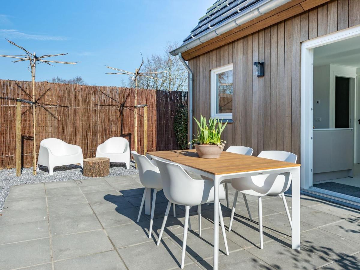 Cosy Holiday Home In Oostkapelle With A Garden Buitenkant foto
